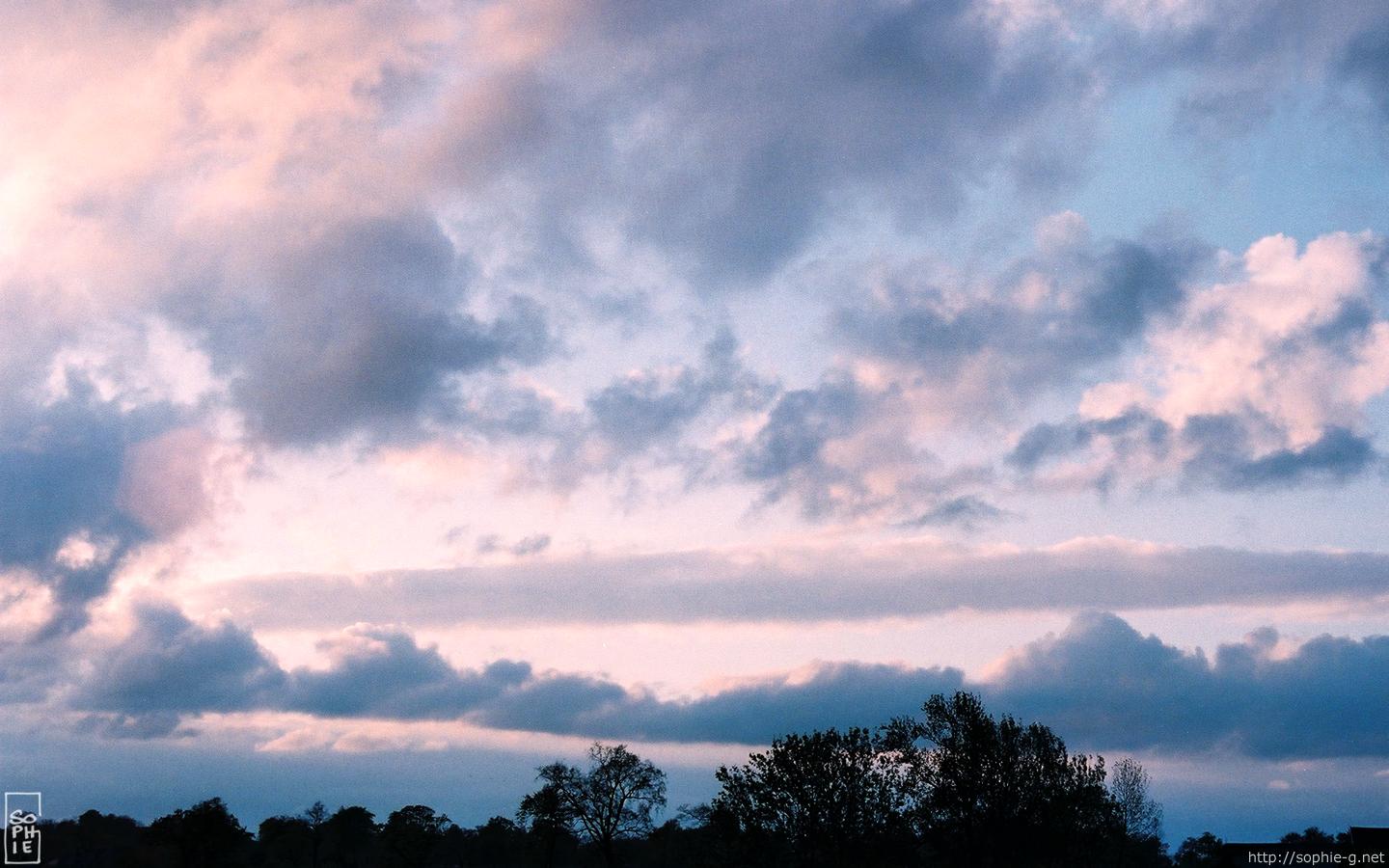 Cloudy sky - Ciel nuageux - 1440 * 900
