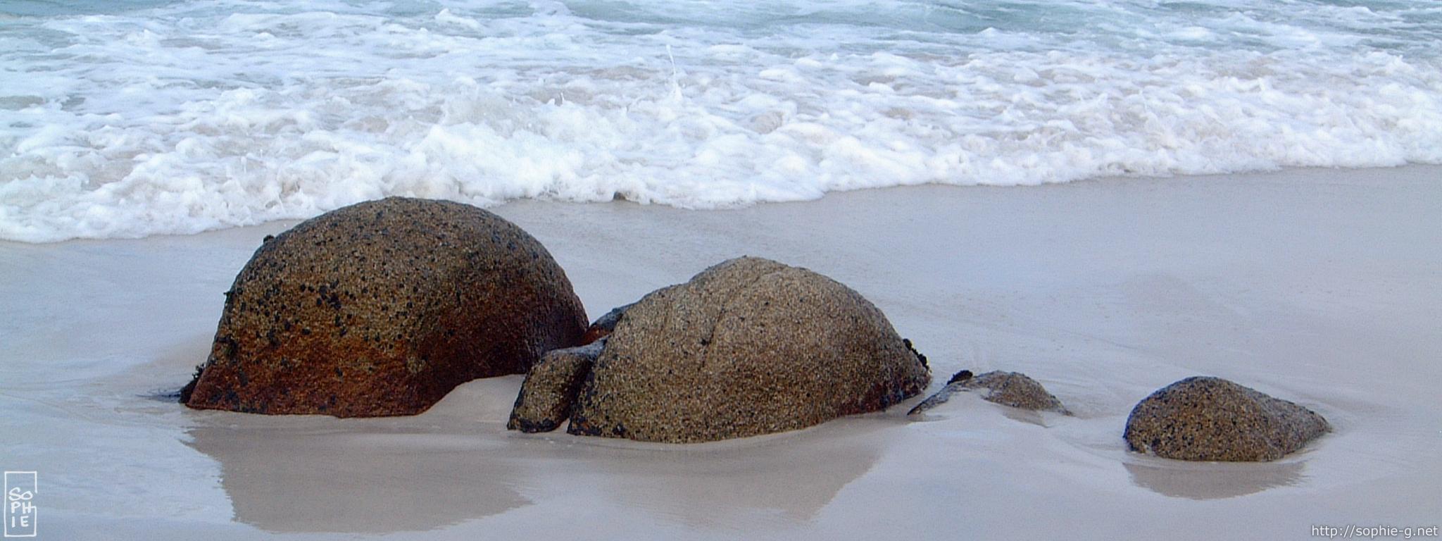 Friendly Beaches boulders - Rochers de Friendly Beaches - 2048 * 768