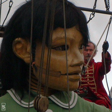 Little giantess - Petite géante
