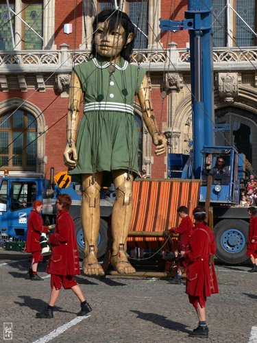 Little giantess - Petite géante