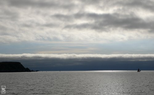 Goulet and linear clouds - Goulet et nuages linéaires