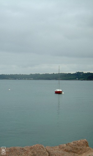 Moored ship - Bateau amarré