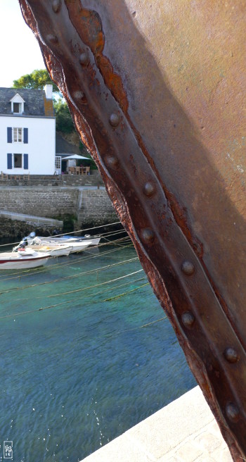 Curvy rusted metal - Métal rouillé ondulé