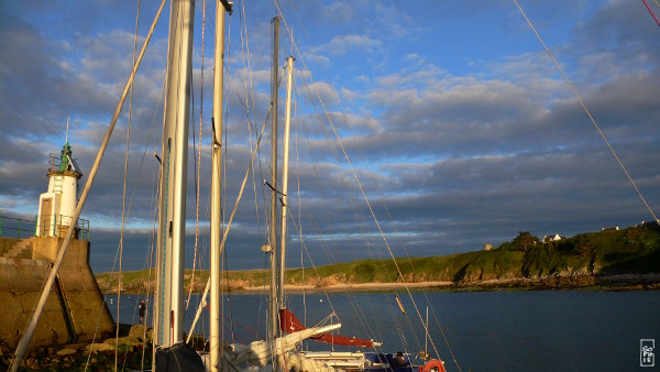 Sunset in Saint-Gildas harbour - Coucher de soleil au port de Saint-Gildas