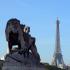 Tour Eiffel en arrière-plan