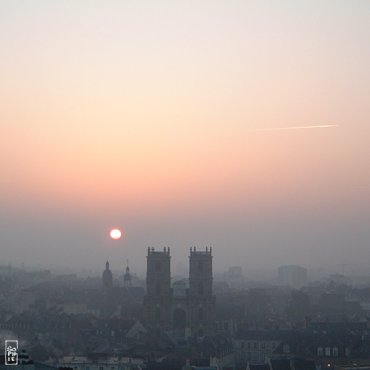 Misty sunrise - Lever de soleil brumeux