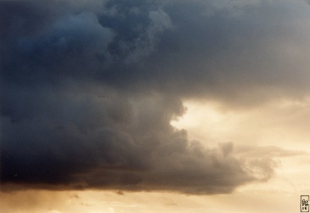 Heavy clouds - Nuages de plomb