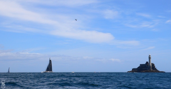 Fastnet race leading trimarans - Trimarans en tête de la course du Fastnet